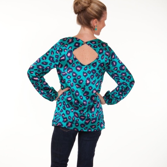 💥3/$15💥 NWT Tracy negoshian nina leopard top - Picture 2 of 2